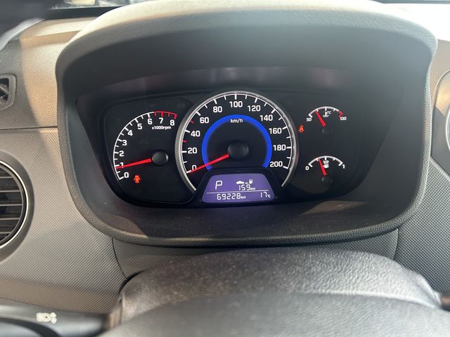 Fahrzeugabbildung Hyundai i10 AUTOMATIK+NAVIGATION+SITZHEIZUNG+PDC i10 Pas