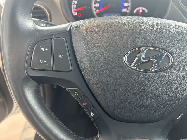 Fahrzeugabbildung Hyundai i10 AUTOMATIK+NAVIGATION+SITZHEIZUNG+PDC i10 Pas