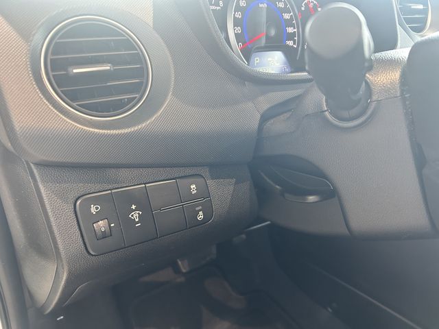 Fahrzeugabbildung Hyundai i10 AUTOMATIK+NAVIGATION+SITZHEIZUNG+PDC i10 Pas