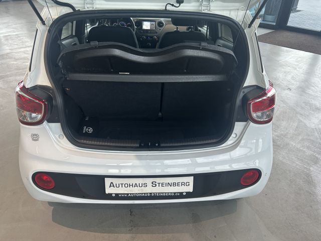 Fahrzeugabbildung Hyundai i10 AUTOMATIK+NAVIGATION+SITZHEIZUNG+PDC i10 Pas