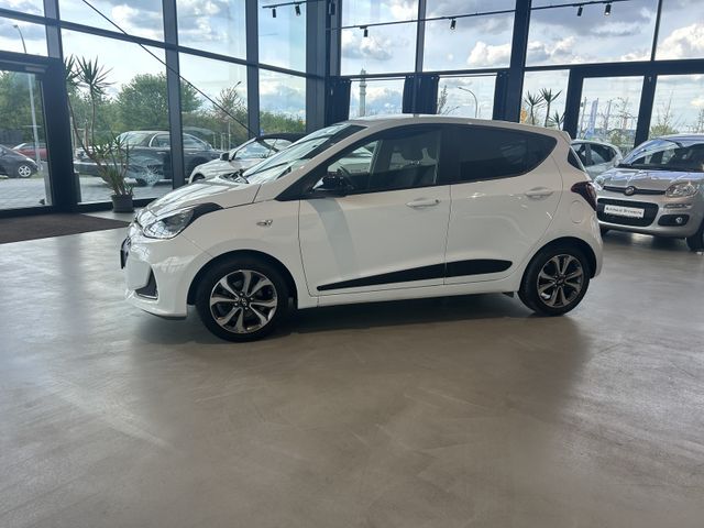 Fahrzeugabbildung Hyundai i10 AUTOMATIK+NAVIGATION+SITZHEIZUNG+PDC i10 Pas