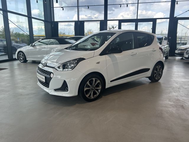 Fahrzeugabbildung Hyundai i10 AUTOMATIK+NAVIGATION+SITZHEIZUNG+PDC i10 Pas