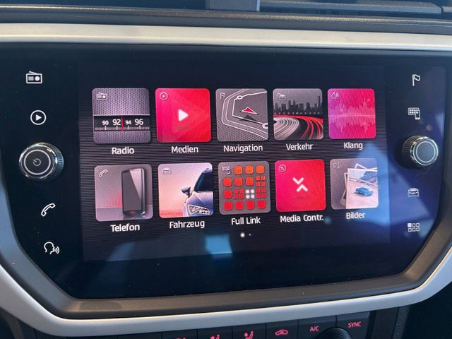 Fahrzeugabbildung Seat Arona AUTOMATIK+NAVI+SHZ+PDC+LED Arona Xcellence