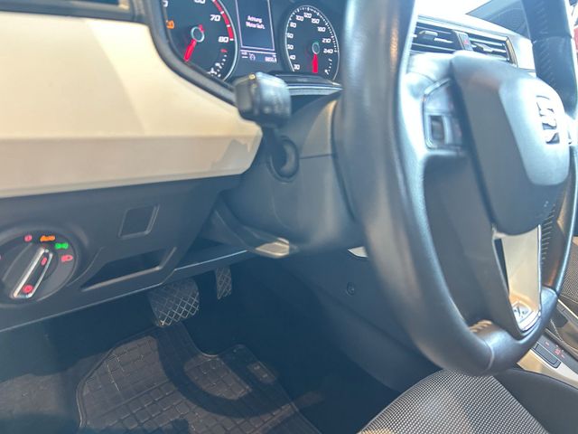 Fahrzeugabbildung Seat Arona AUTOMATIK+NAVI+SHZ+PDC+LED Arona Xcellence