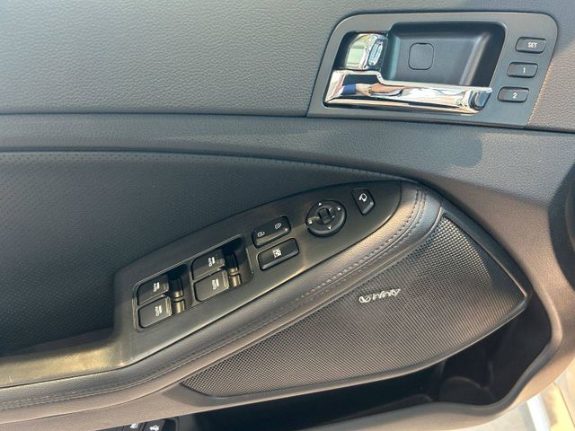 Fahrzeugabbildung Kia Optima AUTOMATIK+NAVI+KAMERA+LEDER+PANO Optima S