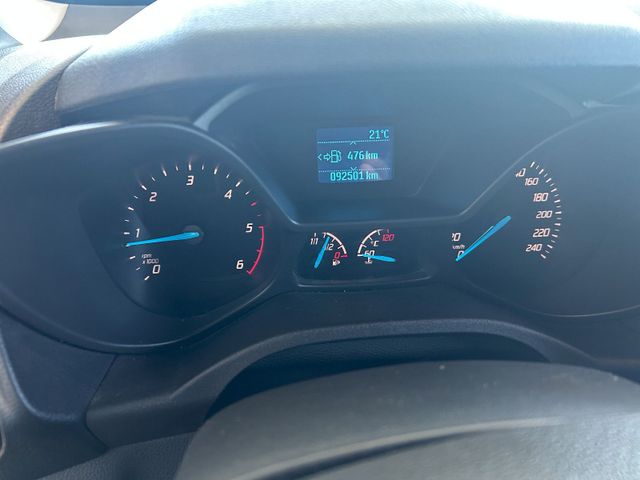 Fahrzeugabbildung Ford Transit AHK+KLIMA+EINPARKHILFE Transit Connect K