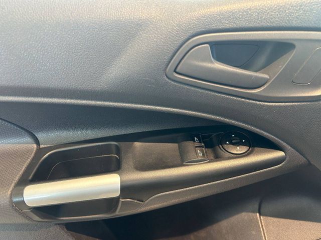 Fahrzeugabbildung Ford Transit AHK+KLIMA+EINPARKHILFE Transit Connect K
