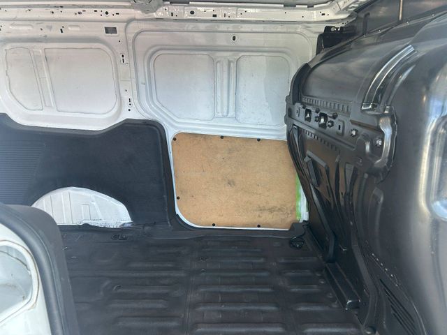 Fahrzeugabbildung Ford Transit AHK+KLIMA+EINPARKHILFE Transit Connect K