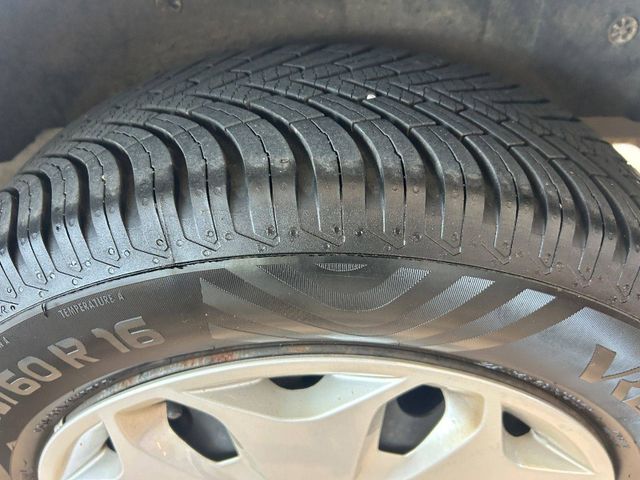 Fahrzeugabbildung Ford Transit AHK+KLIMA+EINPARKHILFE Transit Connect K