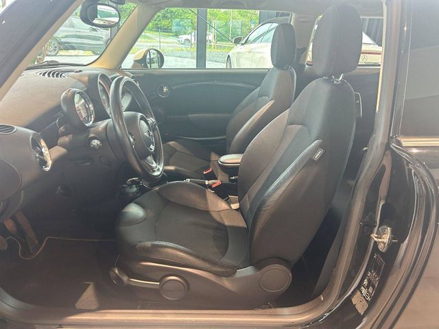 Fahrzeugabbildung MINI COOPER NAVI+PANO+XENON+SHZ+PDC+TEMPOMAT COOPER M