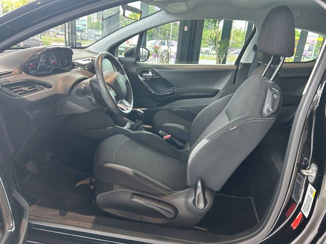 Fahrzeugabbildung Peugeot 208 TEMPOMAT+EINPARKHILFE+TÜV ASU NEU 208 Active