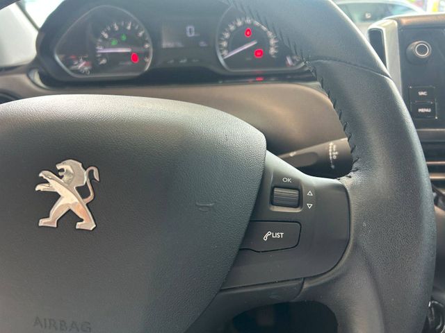 Fahrzeugabbildung Peugeot 208 TEMPOMAT+EINPARKHILFE+TÜV ASU NEU 208 Active