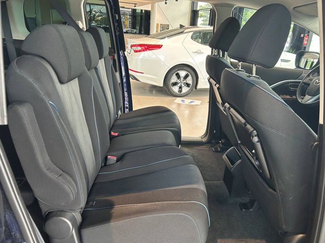 Fahrzeugabbildung Mazda 5 Center-Line AHK+SITZHEIZUNG+TEMPOMAT+PDC+7 SIT