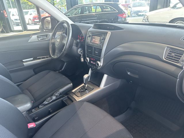 Fahrzeugabbildung Subaru Forester AUTOMATIK+KAMERA+PANO+AHK+SHZ+PDC Fores