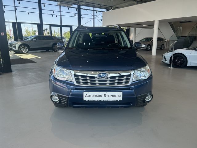 Fahrzeugabbildung Subaru Forester AUTOMATIK+KAMERA+PANO+AHK+SHZ+PDC Fores