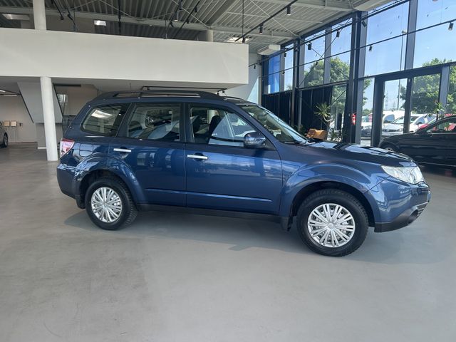Fahrzeugabbildung Subaru Forester AUTOMATIK+KAMERA+PANO+AHK+SHZ+PDC Fores