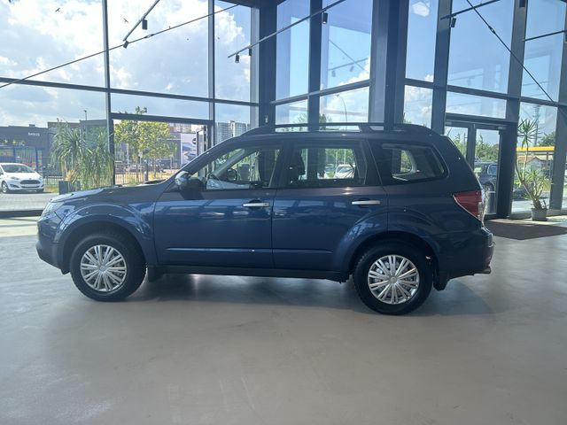 Fahrzeugabbildung Subaru Forester AUTOMATIK+KAMERA+PANO+AHK+SHZ+PDC Fores