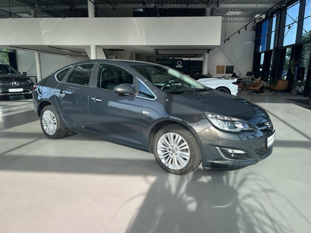 Fahrzeugabbildung Opel Astra AUTOMATIK+NAVIGATION+SHZ+TEMPOMAT+PDC Astr