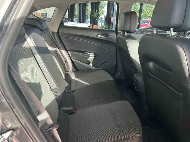 Fahrzeugabbildung Opel Astra AUTOMATIK+NAVIGATION+SHZ+TEMPOMAT+PDC Astr