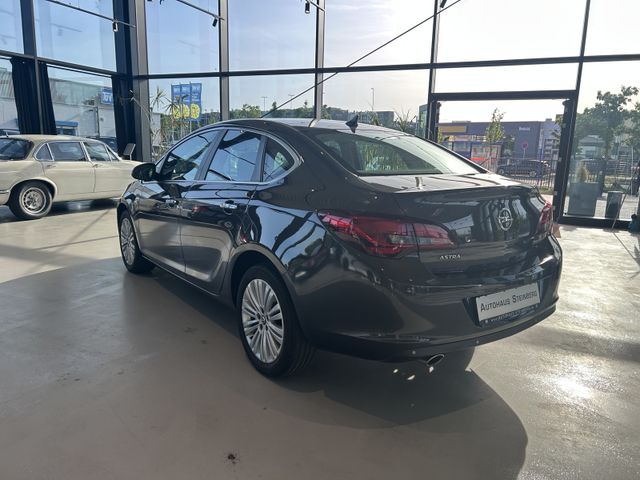 Fahrzeugabbildung Opel Astra AUTOMATIK+NAVIGATION+SHZ+TEMPOMAT+PDC Astr