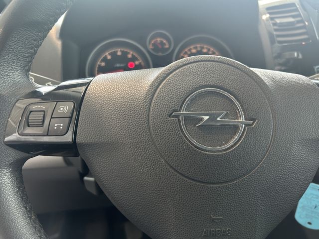Fahrzeugabbildung Opel Zafira XENON+TEMPOMAT+7 SITZE+EINPARKHILFE Zafir