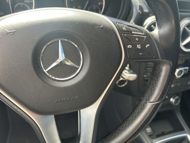Fahrzeugabbildung Mercedes-Benz B 180 SITZHEINUNG+EINPARKHILFE+ALU B 180 B B 180