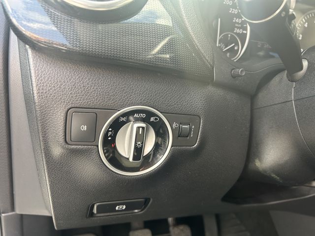 Fahrzeugabbildung Mercedes-Benz B 180 SITZHEINUNG+EINPARKHILFE+ALU B 180 B B 180