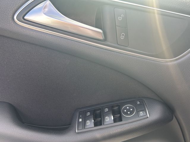 Fahrzeugabbildung Mercedes-Benz B 180 SITZHEINUNG+EINPARKHILFE+ALU B 180 B B 180