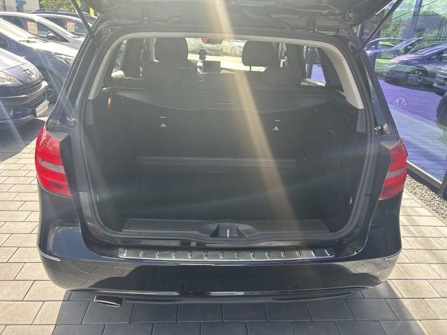 Fahrzeugabbildung Mercedes-Benz B 180 SITZHEINUNG+EINPARKHILFE+ALU B 180 B B 180