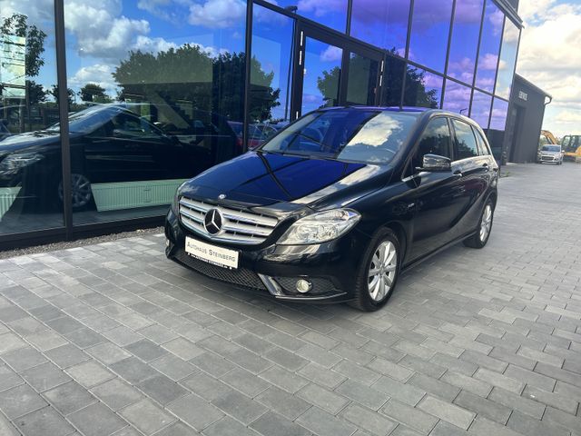 Fahrzeugabbildung Mercedes-Benz B 180 SITZHEINUNG+EINPARKHILFE+ALU B 180 B B 180