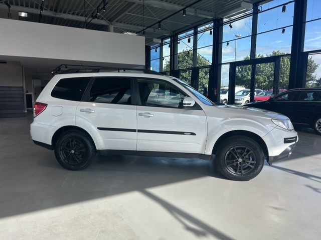 Fahrzeugabbildung Subaru Forester LEDER+PANO+KAMERA+AHK+SHZ Forester Excl