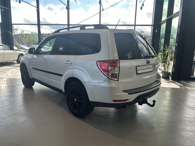 Fahrzeugabbildung Subaru Forester LEDER+PANO+KAMERA+AHK+SHZ Forester Excl