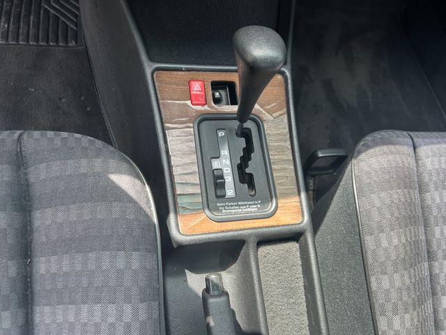 Fahrzeugabbildung Mercedes-Benz 190 H KENNZEICHEN+AUTOMATIK+SCHECKHEFT