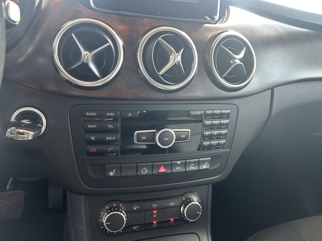 Fahrzeugabbildung Mercedes-Benz B 180 AUTOMATIK+NAVI+KAMERA+SHZ+TEMPOMAT+PDC B 1