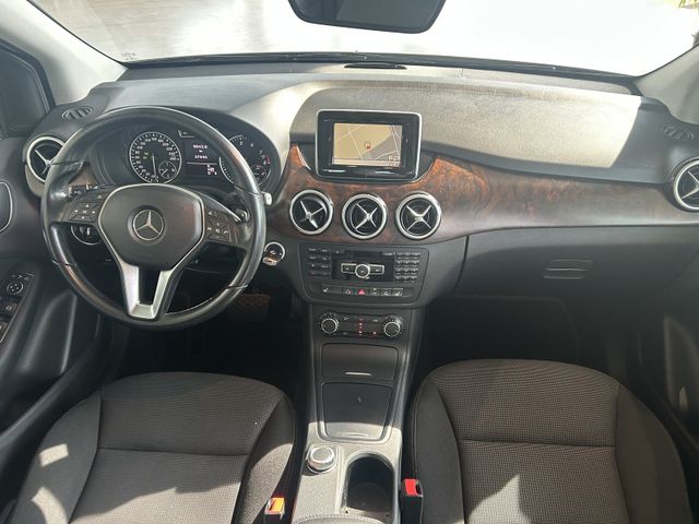 Fahrzeugabbildung Mercedes-Benz B 180 AUTOMATIK+NAVI+KAMERA+SHZ+TEMPOMAT+PDC B 1
