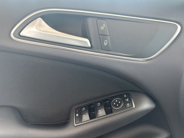 Fahrzeugabbildung Mercedes-Benz B 180 AUTOMATIK+NAVI+KAMERA+SHZ+TEMPOMAT+PDC B 1