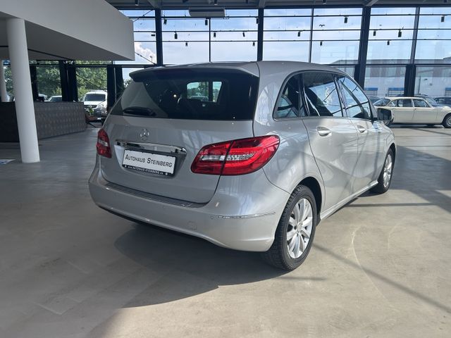 Fahrzeugabbildung Mercedes-Benz B 180 AUTOMATIK+NAVI+KAMERA+SHZ+TEMPOMAT+PDC B 1