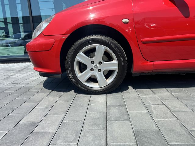 Fahrzeugabbildung Peugeot 307 CABRIO+TEMPOMAT+ALU+TÜV ASU NEU 307 CC Tenda