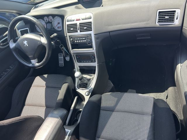 Fahrzeugabbildung Peugeot 307 CABRIO+TEMPOMAT+ALU+TÜV ASU NEU 307 CC Tenda