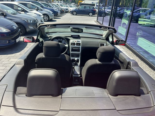 Fahrzeugabbildung Peugeot 307 CABRIO+TEMPOMAT+ALU+TÜV ASU NEU 307 CC Tenda