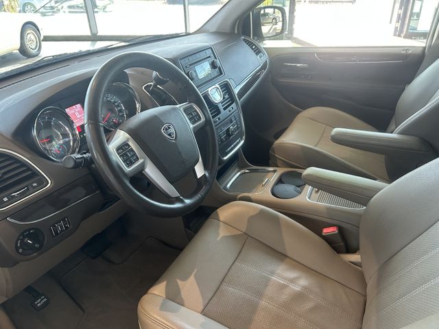 Fahrzeugabbildung Lancia Voyager AUTOMATIK+LEDER+7 SITZE+SHZ+PDC Voyager