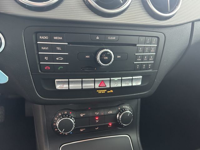 Fahrzeugabbildung Mercedes-Benz B 180 NAVIGATION+SHZ+TEMPOMAT+PDC B 180 B B 180