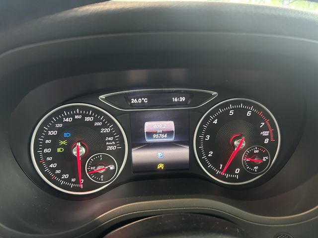 Fahrzeugabbildung Mercedes-Benz B 180 NAVIGATION+SHZ+TEMPOMAT+PDC B 180 B B 180