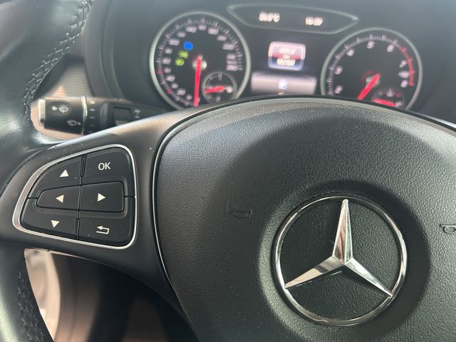 Fahrzeugabbildung Mercedes-Benz B 180 NAVIGATION+SHZ+TEMPOMAT+PDC B 180 B B 180