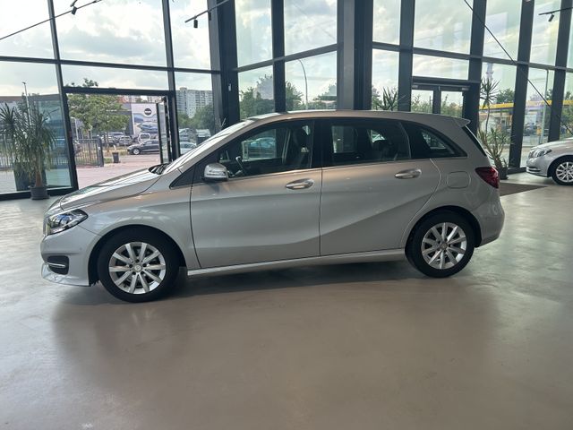 Fahrzeugabbildung Mercedes-Benz B 180 NAVIGATION+SHZ+TEMPOMAT+PDC B 180 B B 180