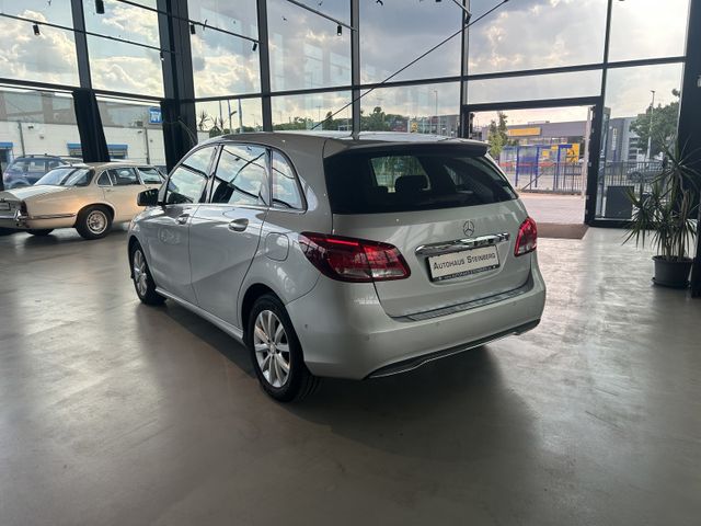 Fahrzeugabbildung Mercedes-Benz B 180 NAVIGATION+SHZ+TEMPOMAT+PDC B 180 B B 180
