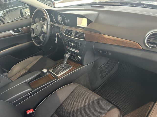 Fahrzeugabbildung Mercedes-Benz C 200 T AUTOMATIK+NAVI+SHZ+TEMPOMAT+PDC C 200 C