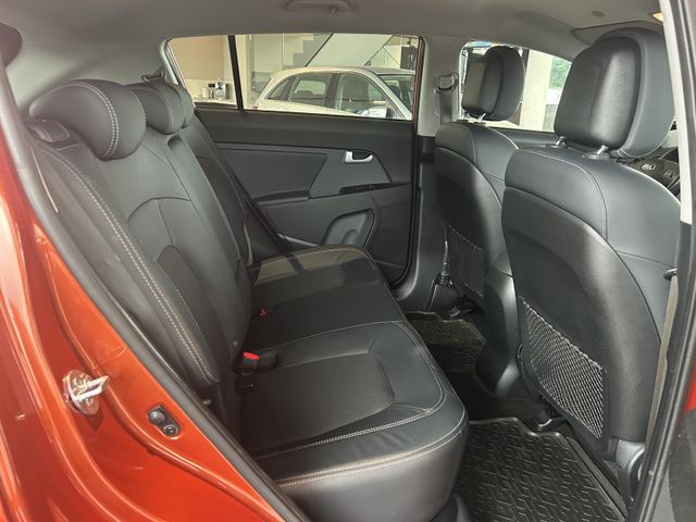 Fahrzeugabbildung Kia Sportage AUTOMATIK+NAVI+LEDER+KAMERA+XENON Sport
