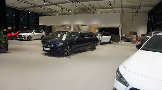 Fahrzeugabbildung Mercedes-Benz GLC 250 4Matic Exclusive 1.Hand Navi ParkAssist